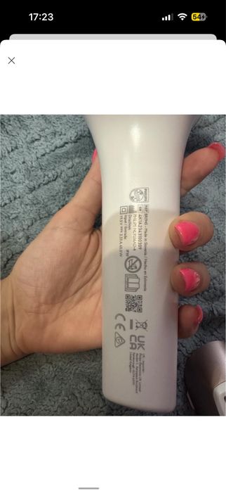 Фотоепілятор Philips Lumea 7000