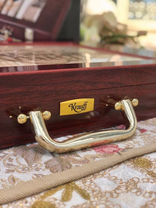 Набір столових приборів Krauff Grace 24 предмети в валізі