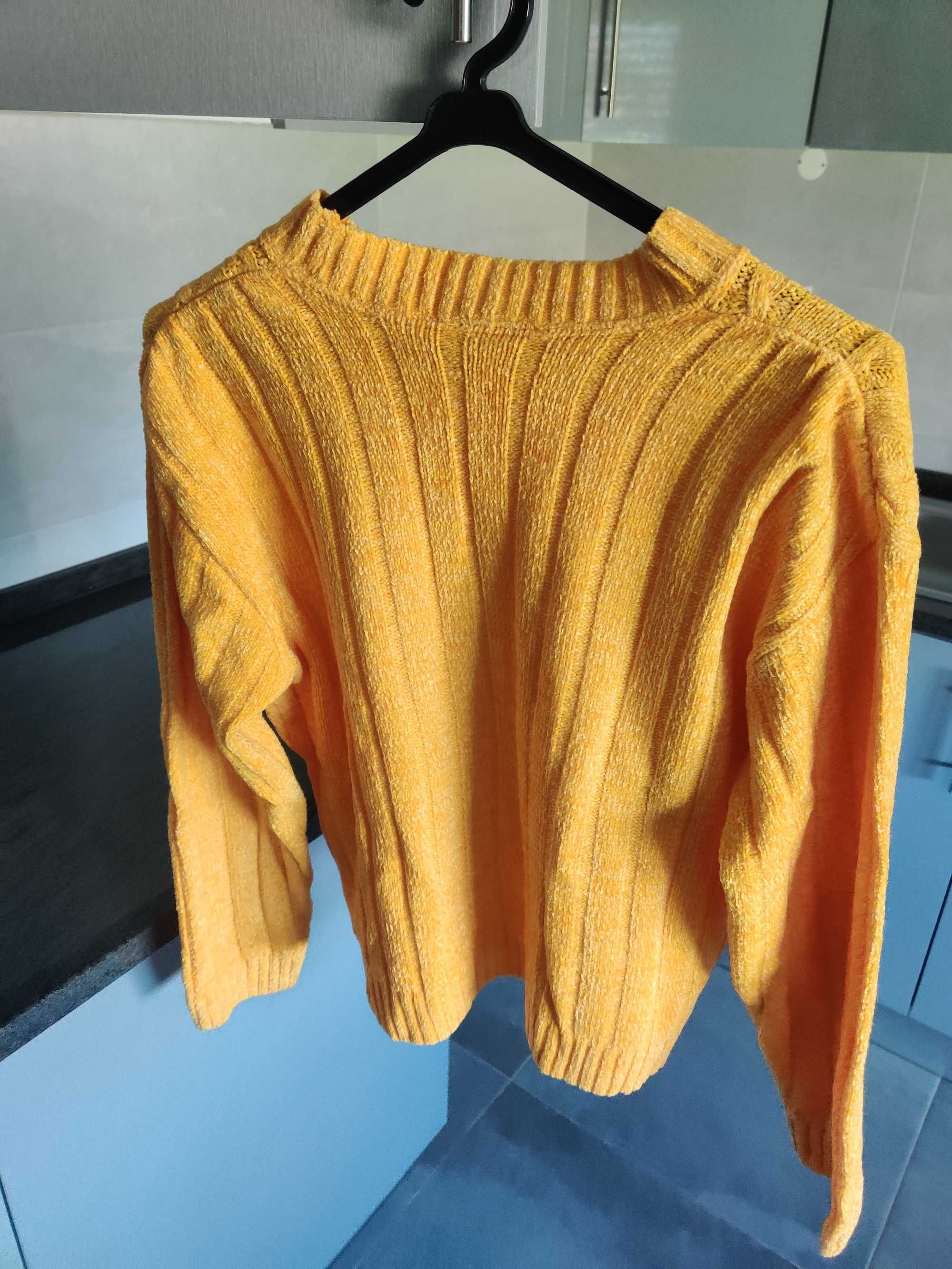 Camisola de lã amarela