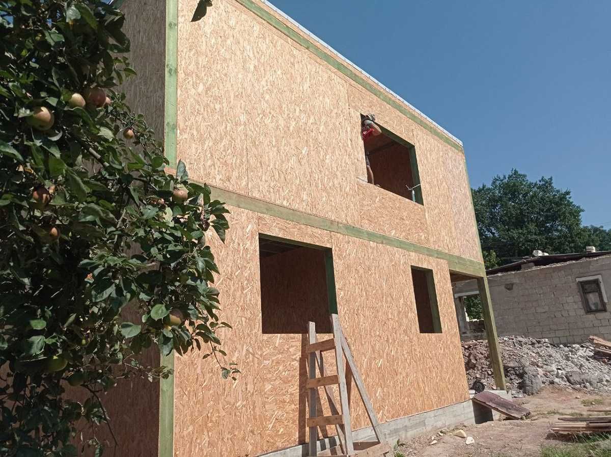 Будівництво будинку із СІП СИП панелей Домокомплект дом двоповерховий