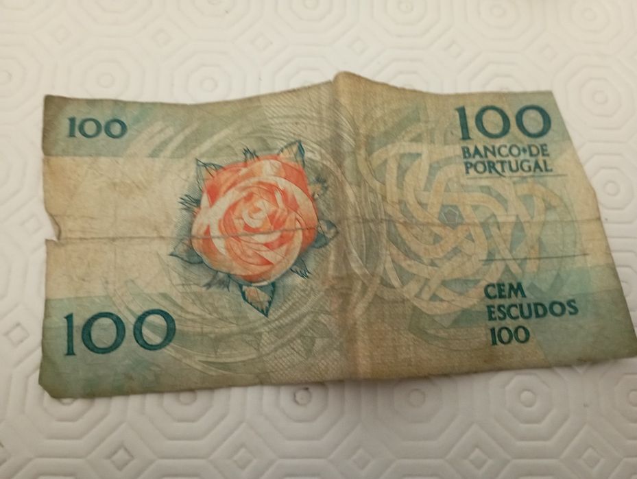 Notas antigas. Esperamos propostas