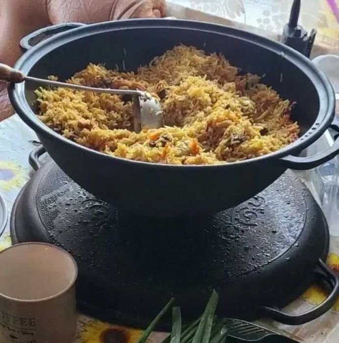 Казан чавунний узбецький об`ємом 12 л WOK із кришкою-сковородою гриль