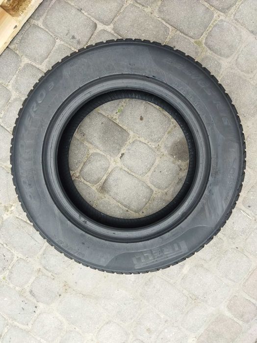 205.65.16 jedna opona Pirelli Sottozero 3