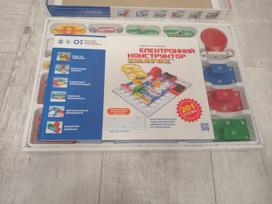 Електронний конструктор ZNATOK на 201 схему