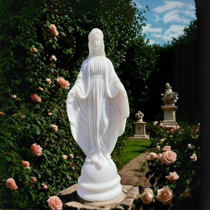 Figura Matki Boskiej na Komunię  piękny prezent z marmuru