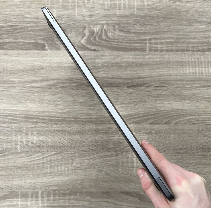 MacBook Pro 2018 (2019) 15 | i7 2.2ghz | 16 gb ram | 256 ssd