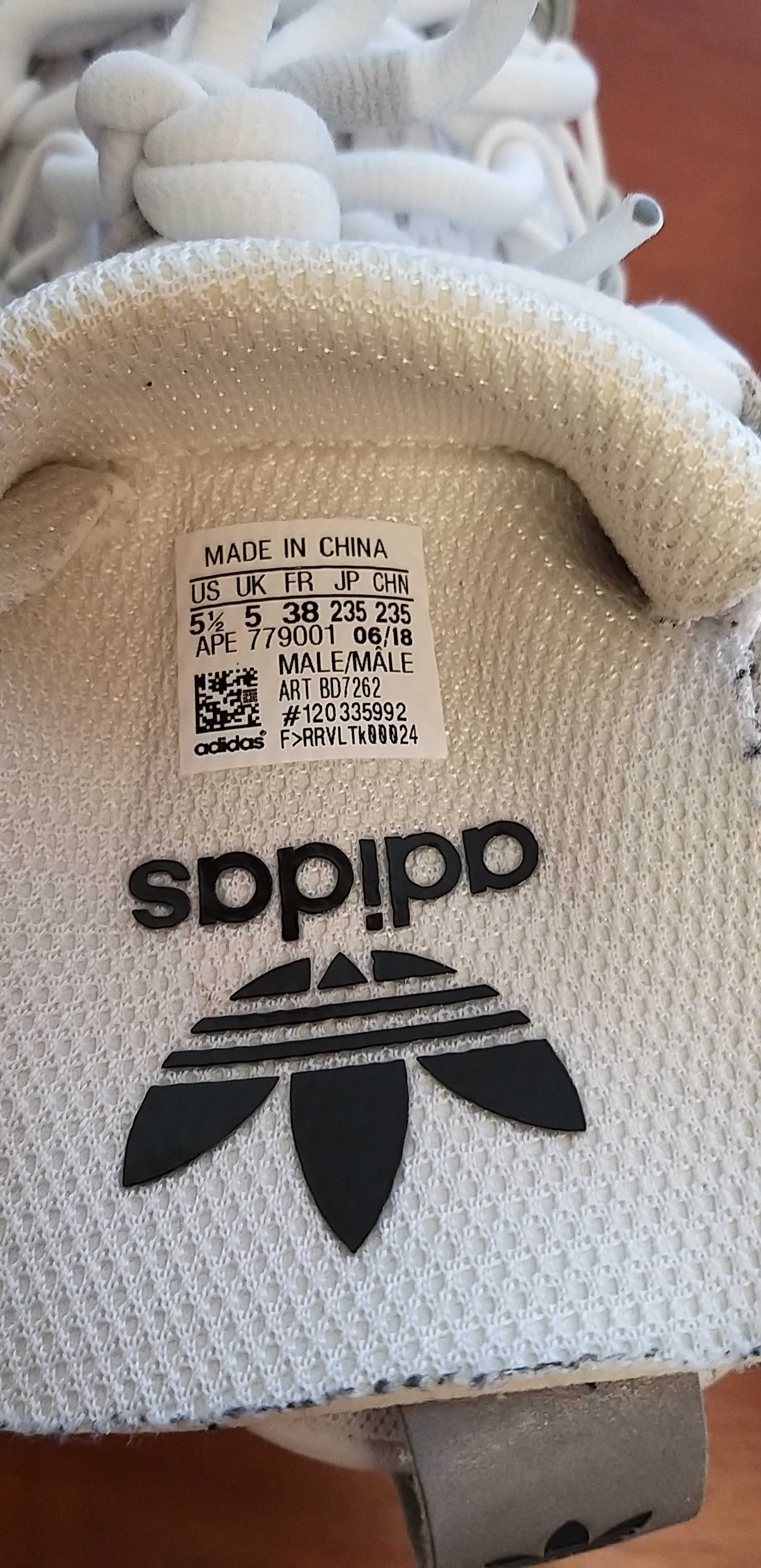 Кросівки Adidas, Fila