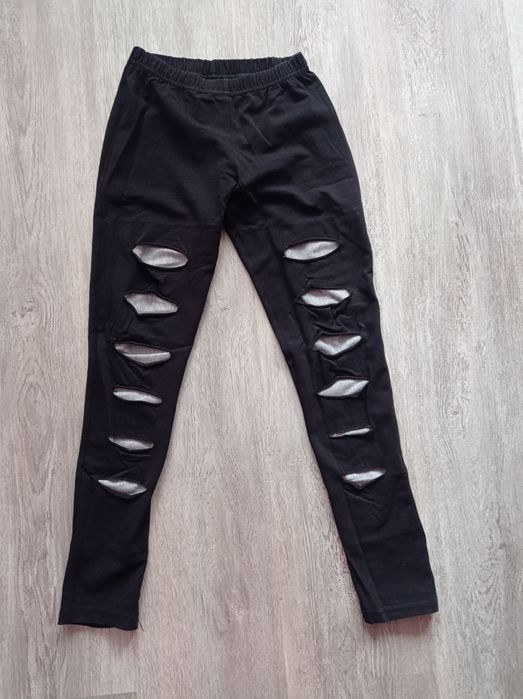 Legginsy dziury  140