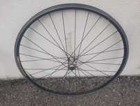 Roda de estrada mavic frente