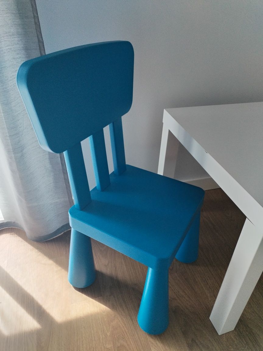 Mesa e cadeira Ikea