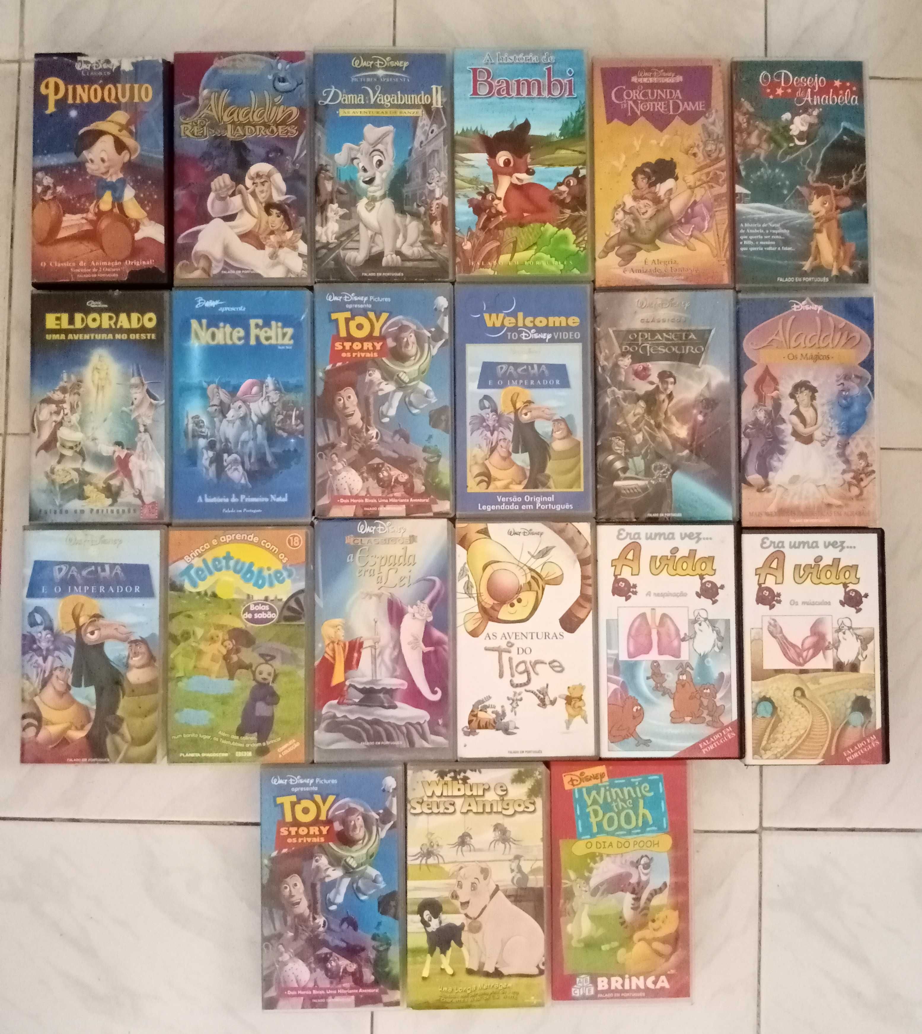 Cassetes VHS de bonecos