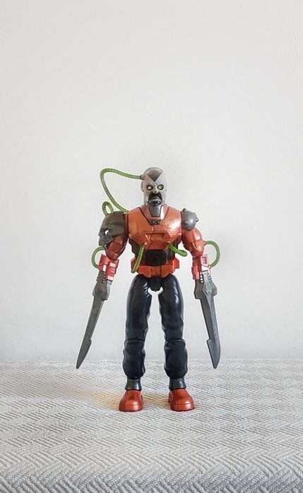 Action Man 4 figuras de ação e um carro