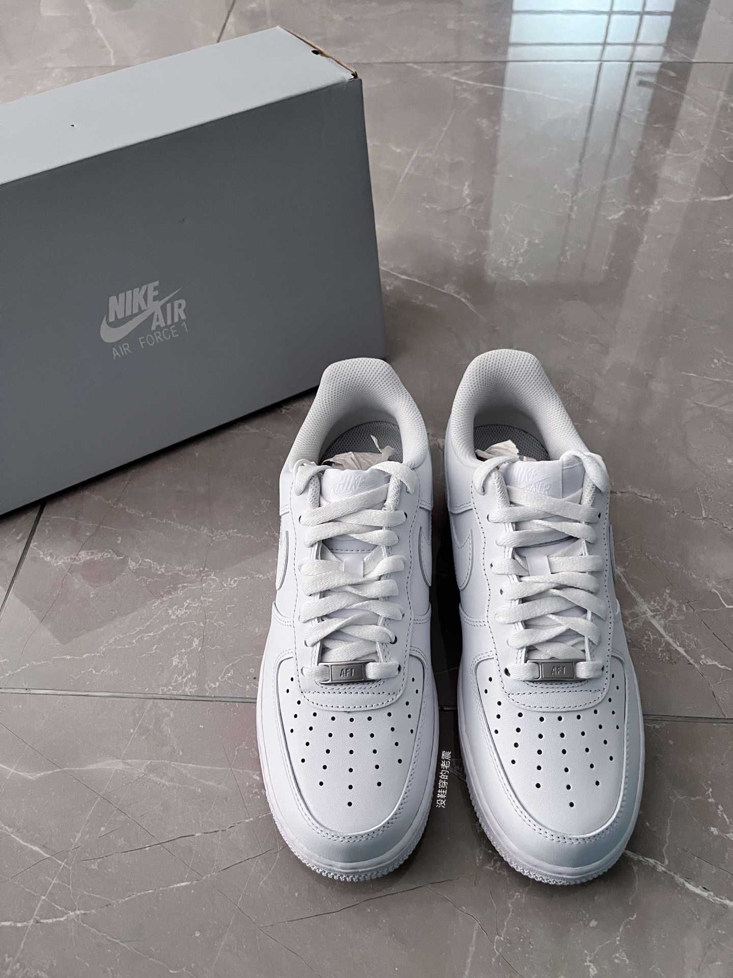 Trampki NikeAirForce1Low07White białe buty:37