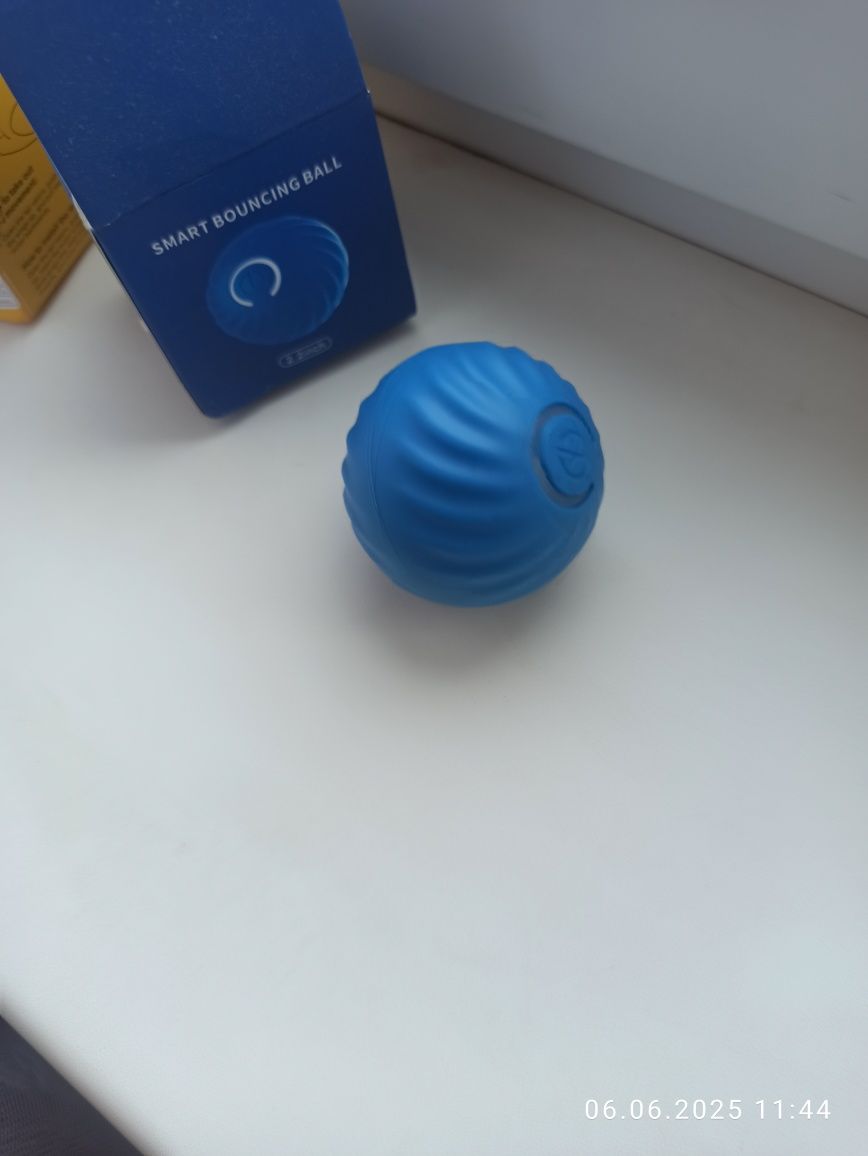 Мячик игрушка для кошек, собак интерактивная