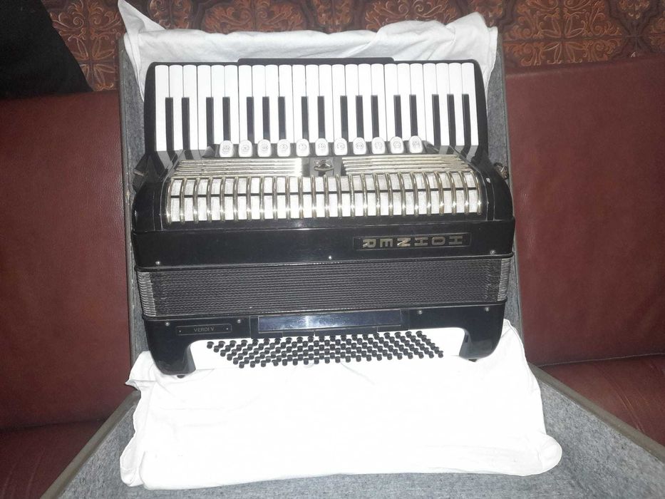 Acordeão Hohner Verdi V