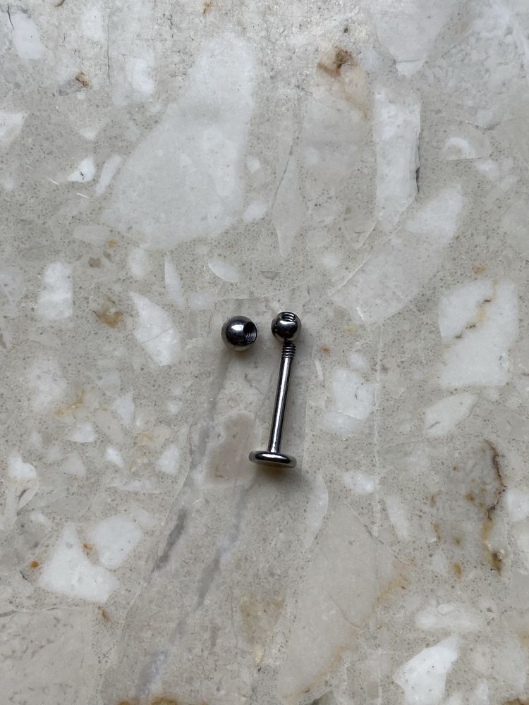Unisex Labret 8mm kołki 3 i 2mm stal chirurgiczna piercing 16G