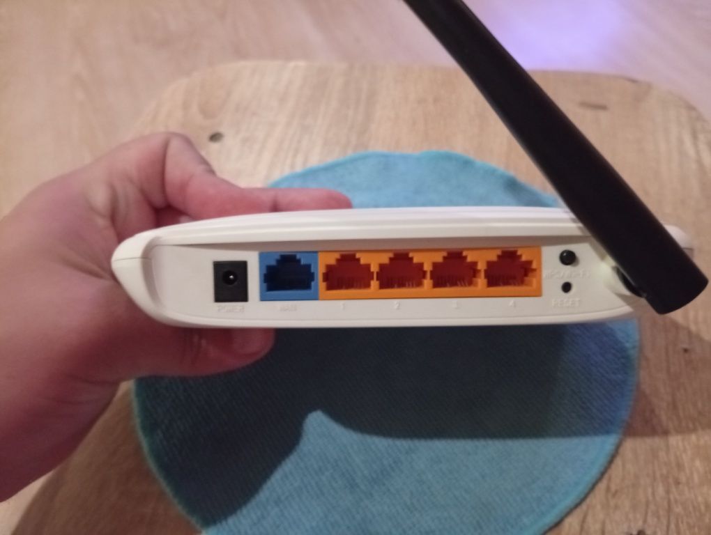 Роутер tp-link (рабочий без блока питания)