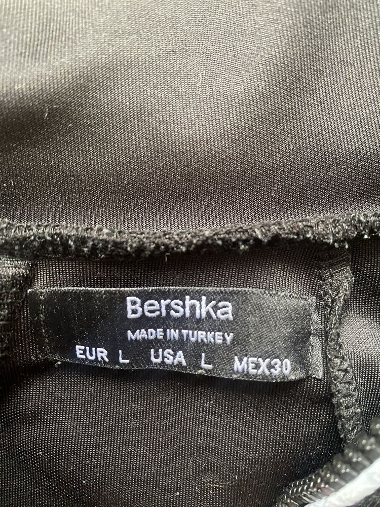 Czarna bluza Bershka