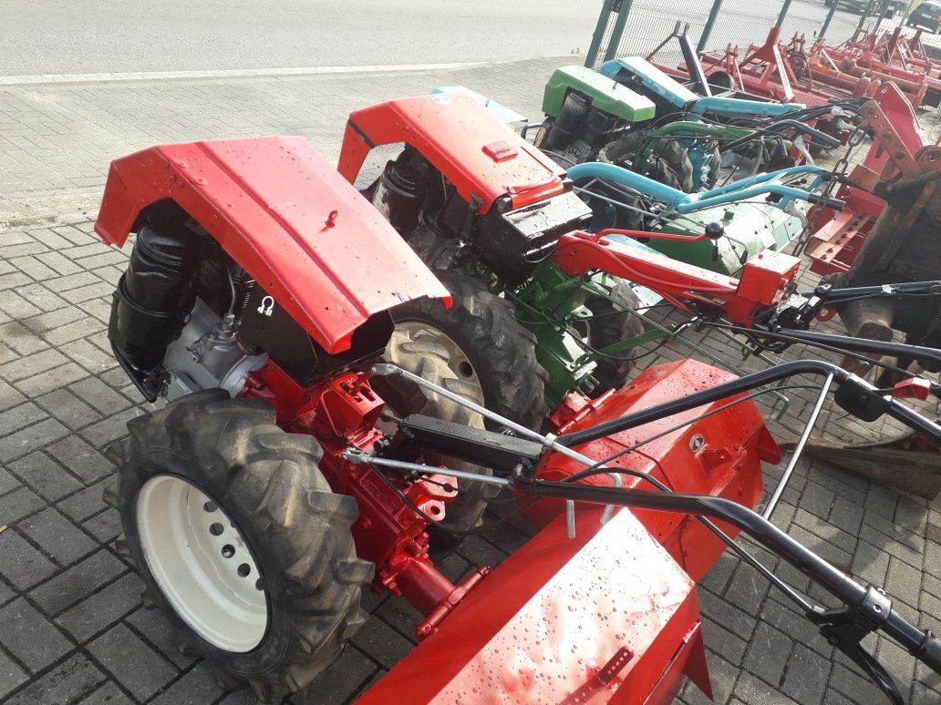 Varios motocultivadores a gasoleo com frese