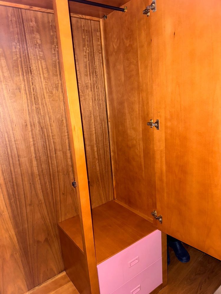 Roupeiro cor de rosa