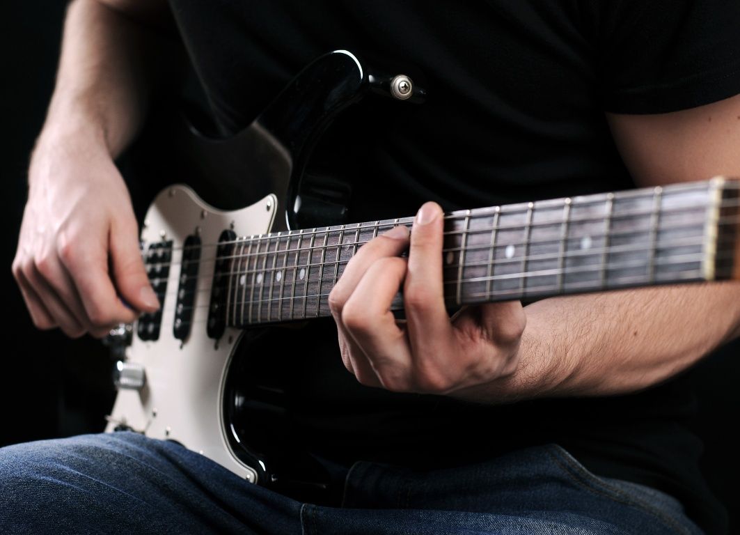 Nauka gry na gitarze z dojazdem do ucznia