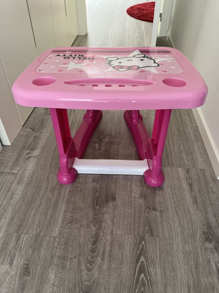 Secretaria hello kitty