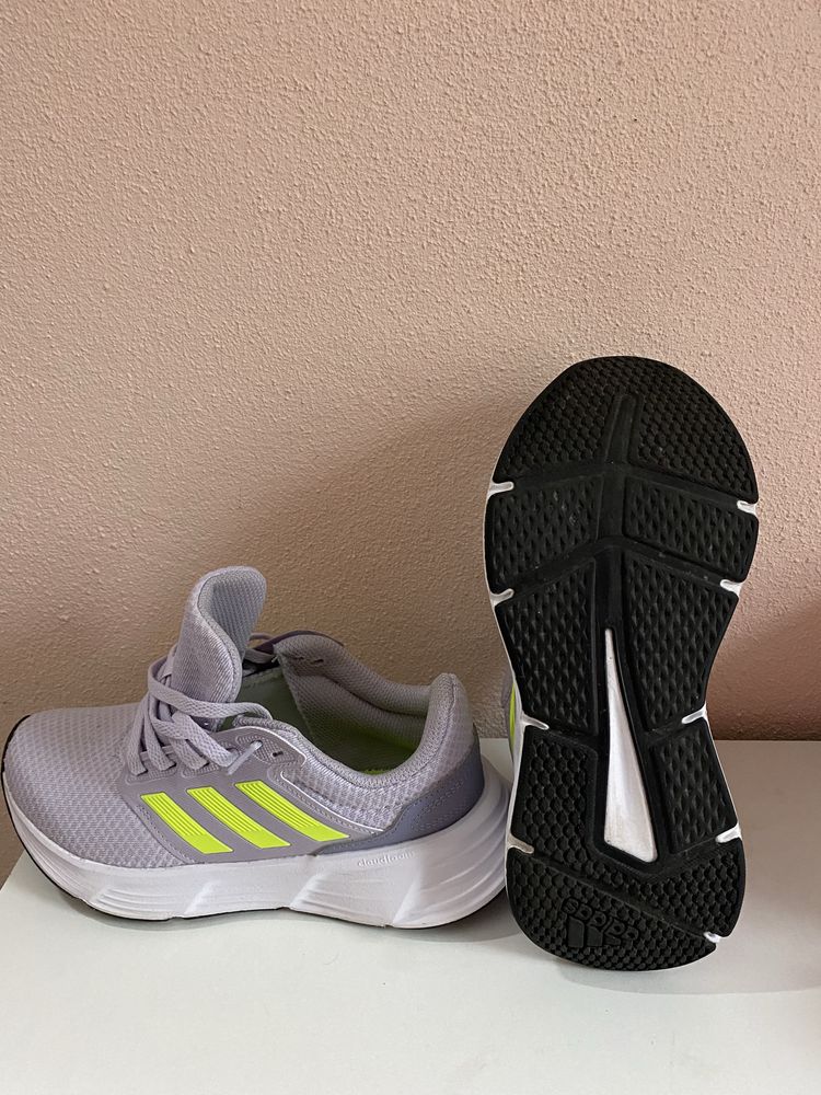 Tenis de desporto Adidas