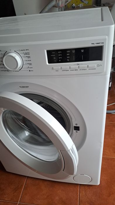 Máquina lavar como nova