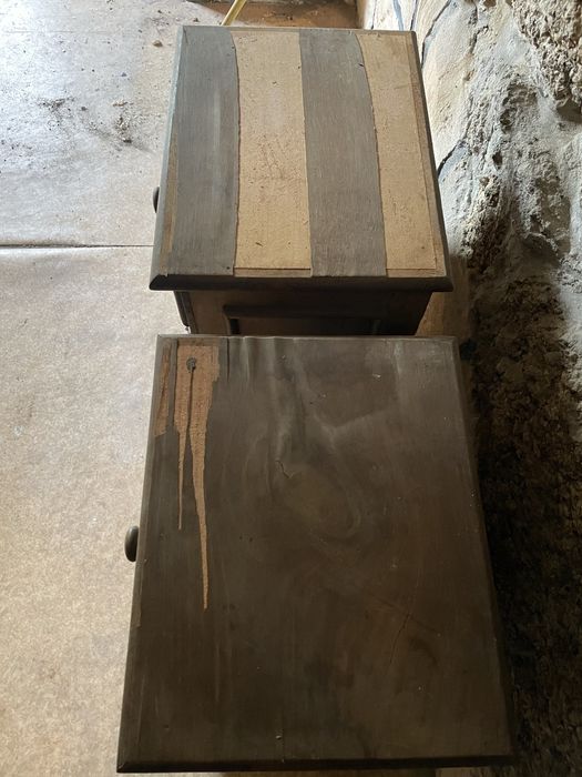 Mesinhas de cabeceira para restauro