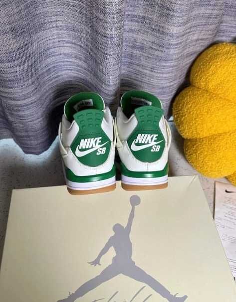 Jordan 4 SB Sosnowa zieleń 44