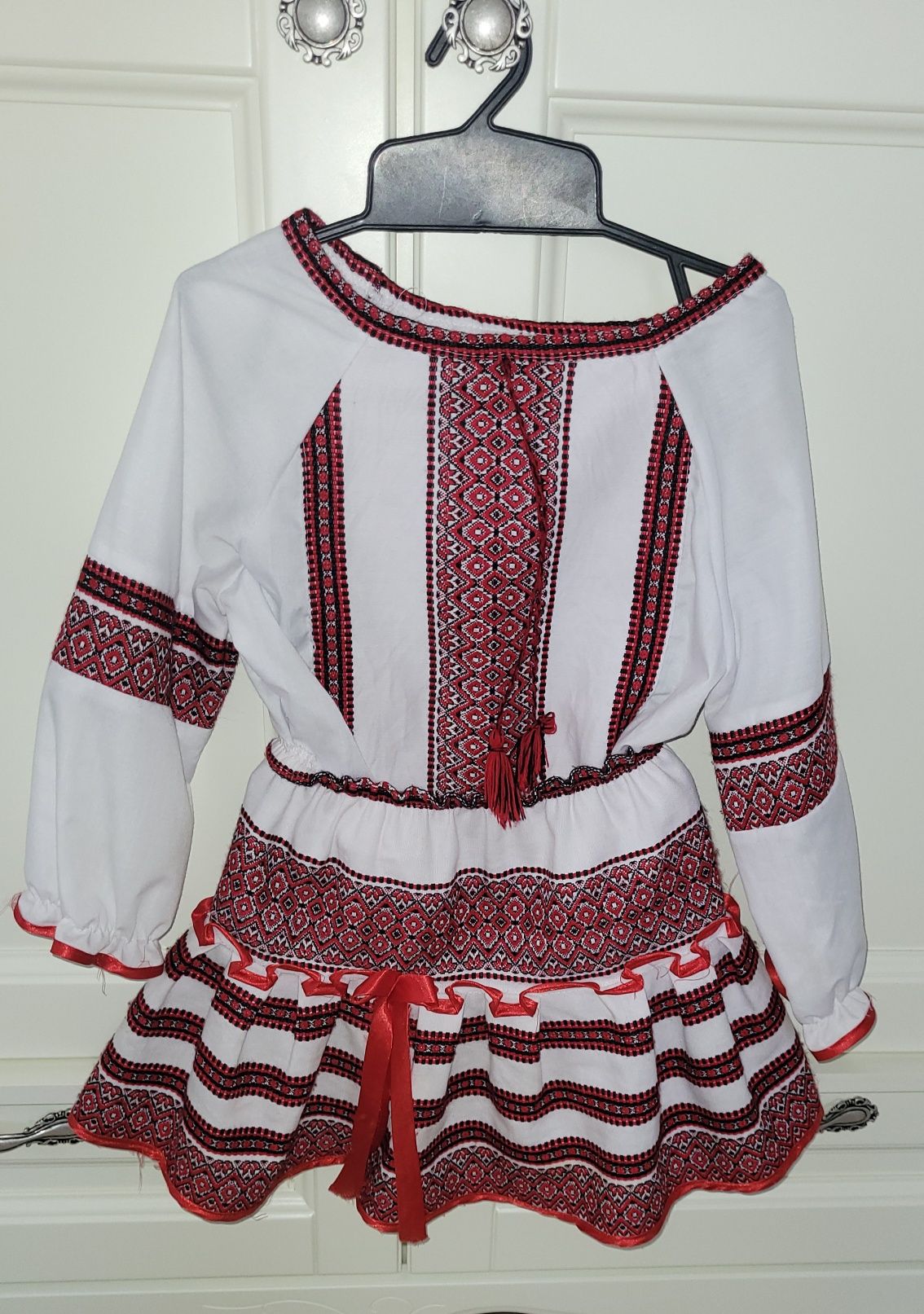 Український одяг на дівчинку