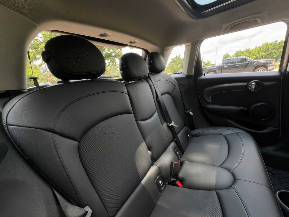 MINI Cooper S 5-Door Hatchback      2022