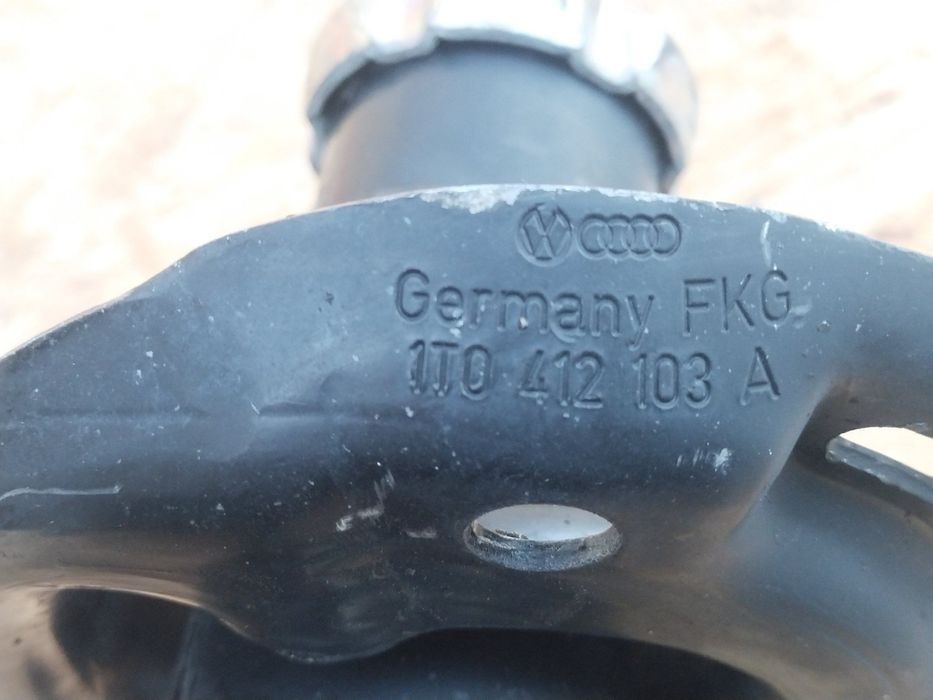 Audi Q3 2011-2018 Амортизатор передний правый стойка 1T0412103A