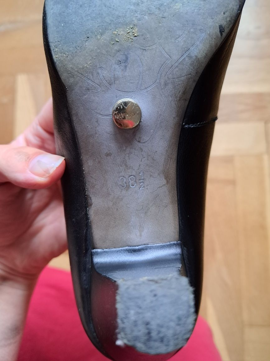 Czarne buty na obcasie, klasyczne czolenka Rylko 38.5