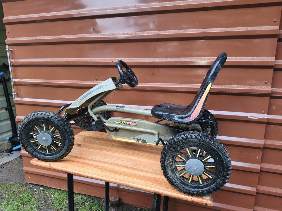 Gokard na pedały , ze światłami