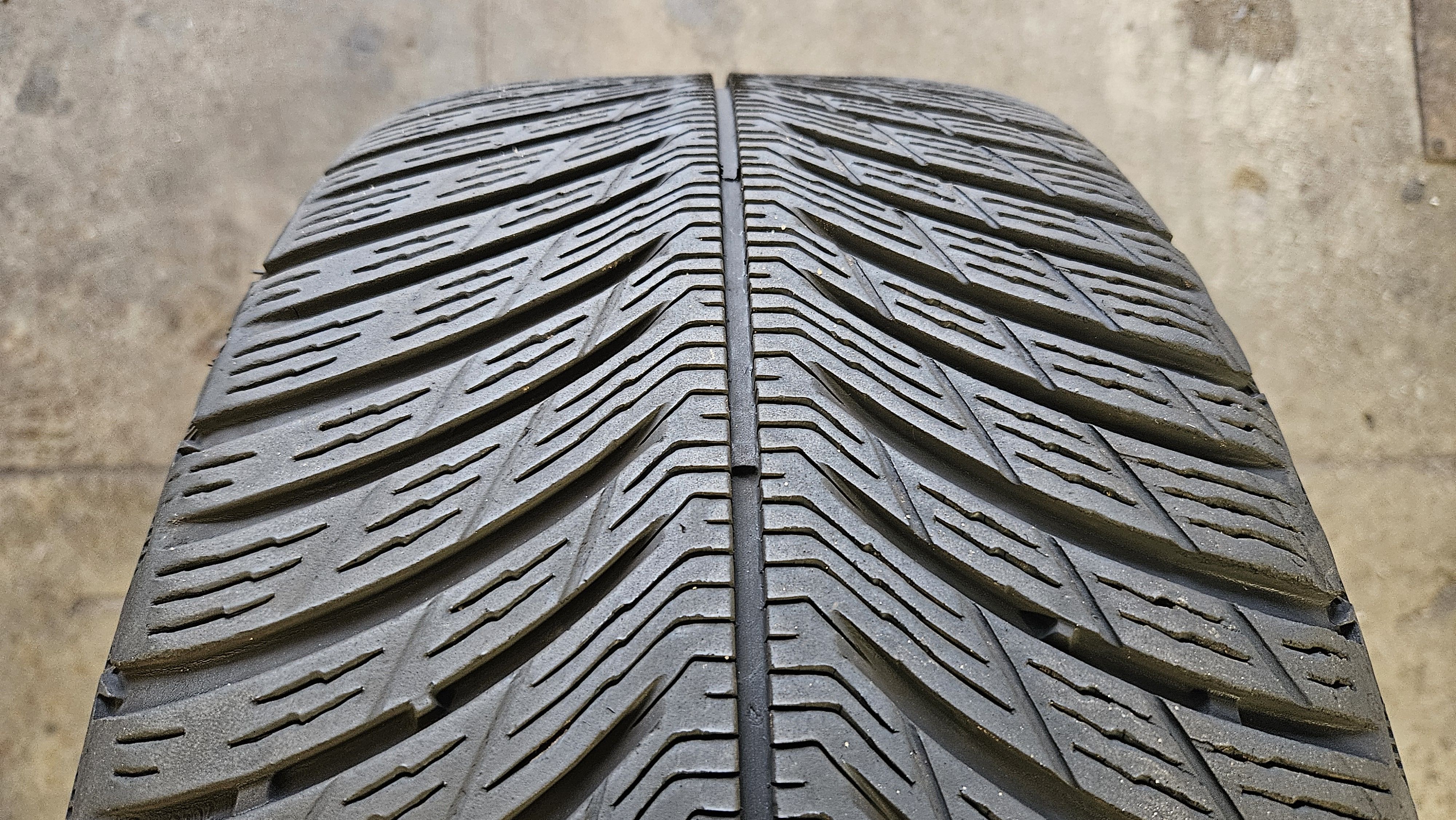 2x 225/40R18 92W XL Michelin Pilot Alpin 5 / 2x 5,5mm [40]