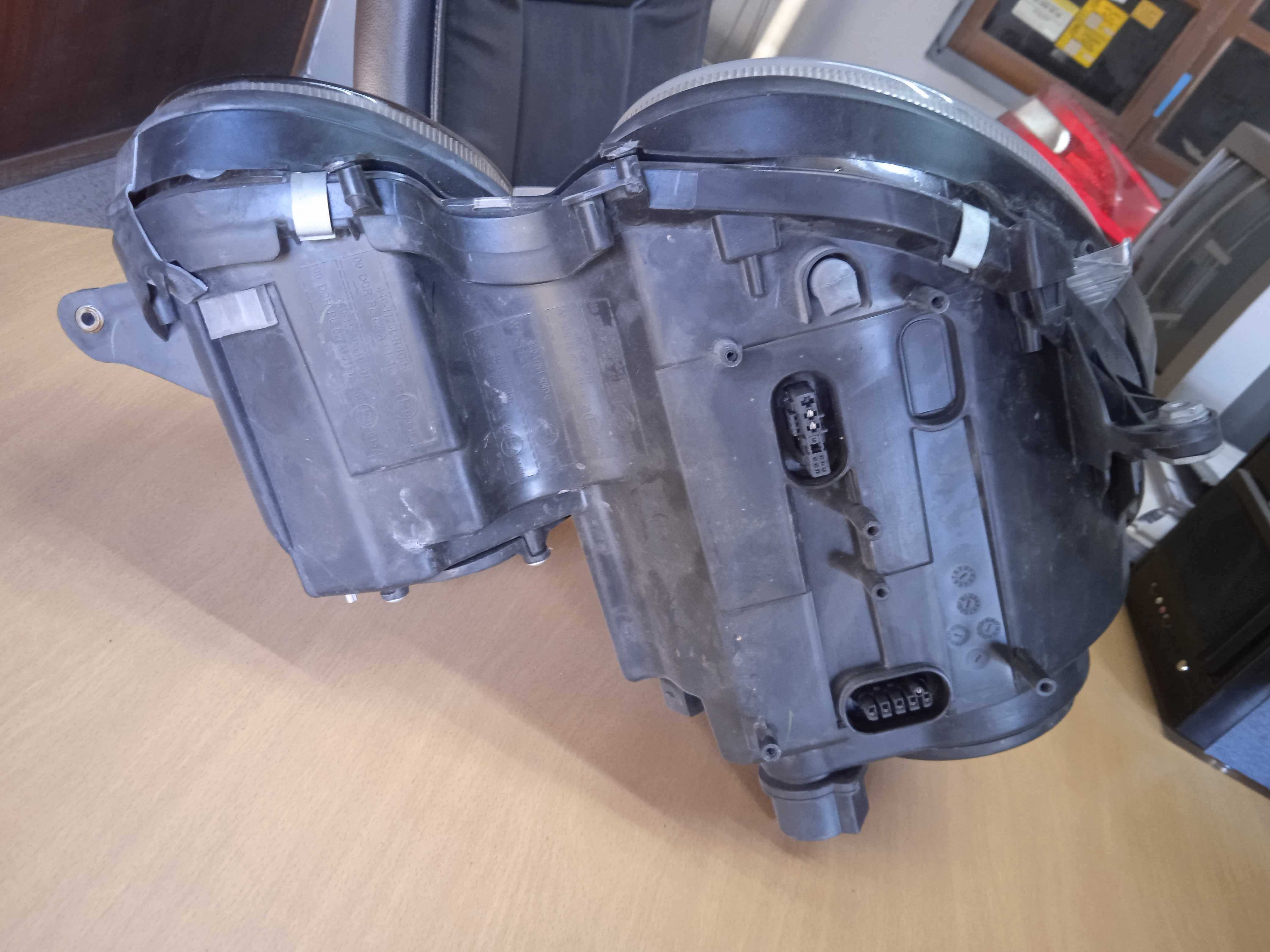 Óptica esquerda Mercedes W211
