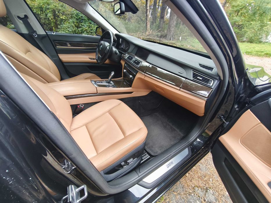 BMW 7 Series 2011