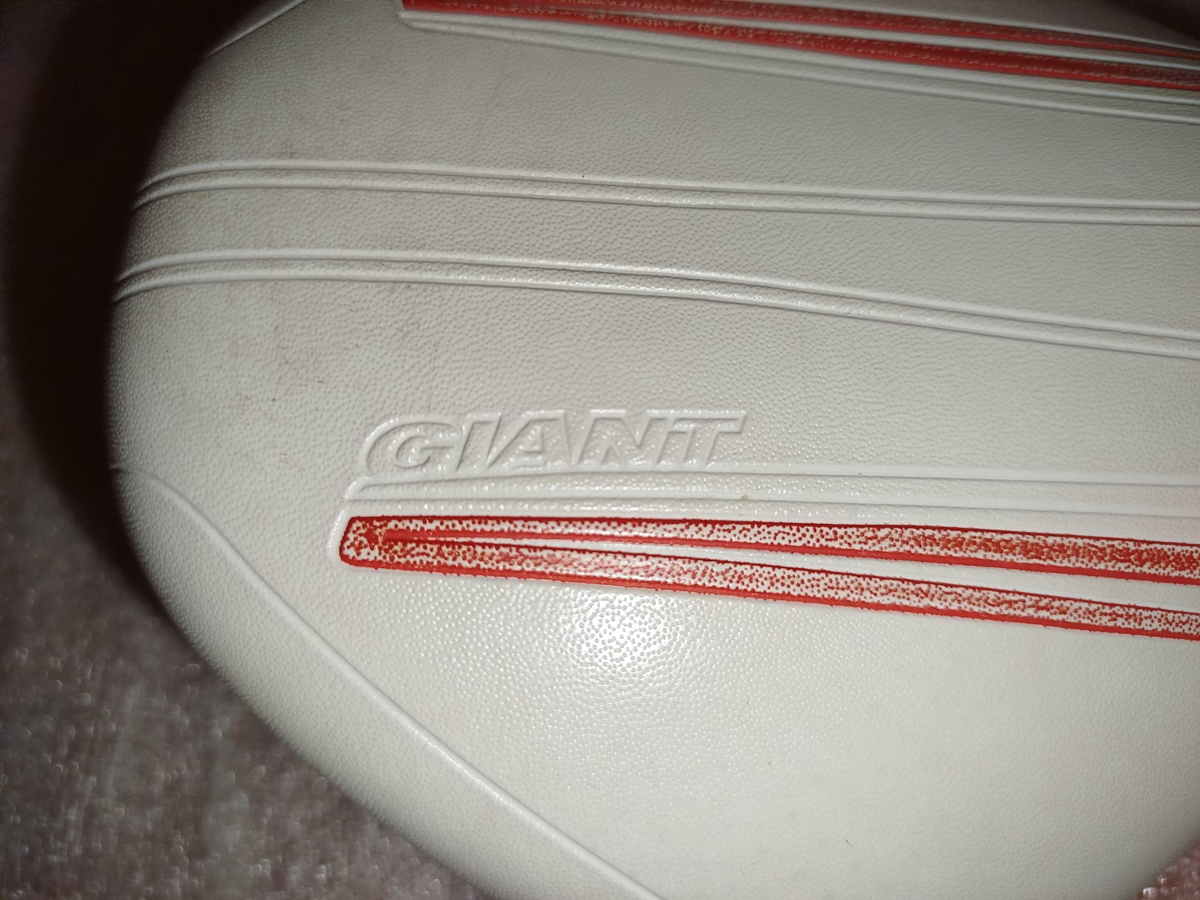 Седло сиденье велосипедное Giant. Оригинал!