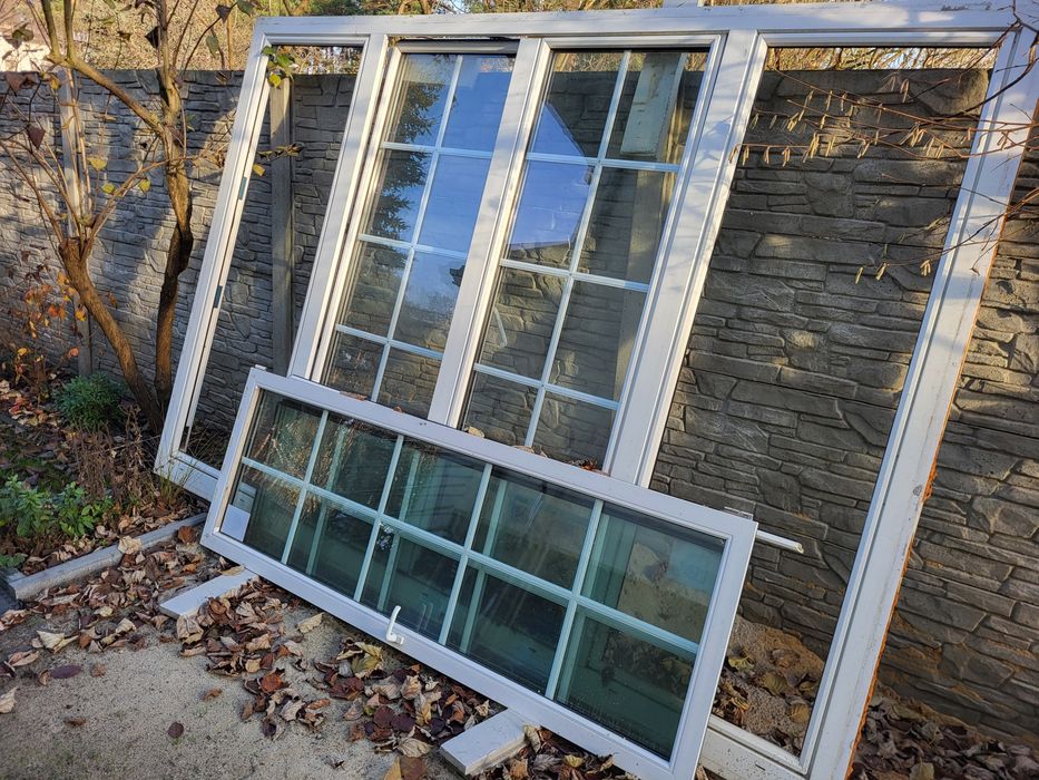 Drzwi balkonowe przesuwne z ramą.