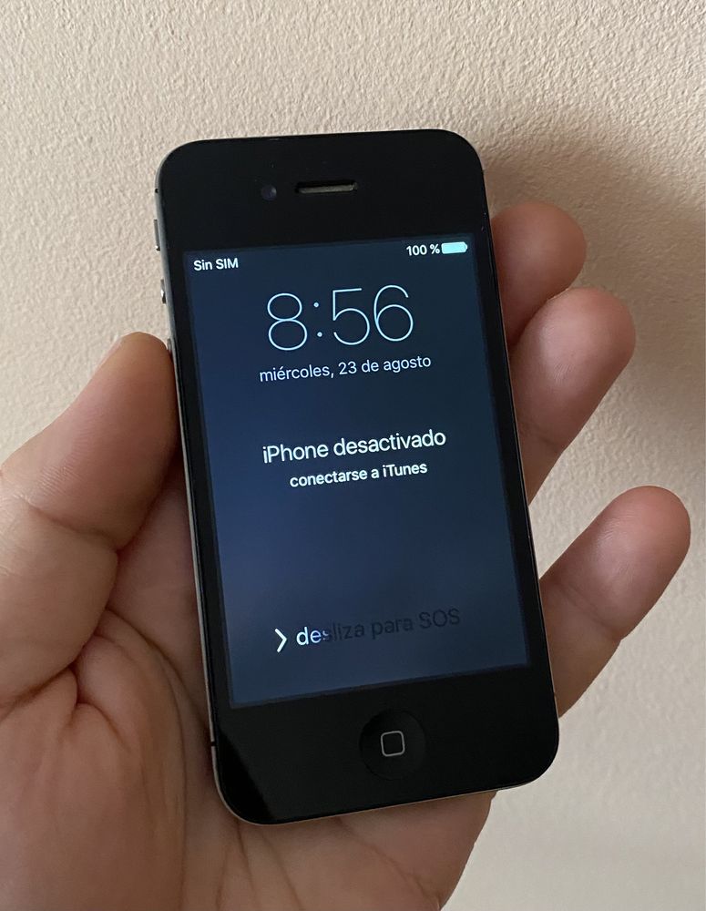 Iphone 4s  Icloud Lock блокирован на Icloud