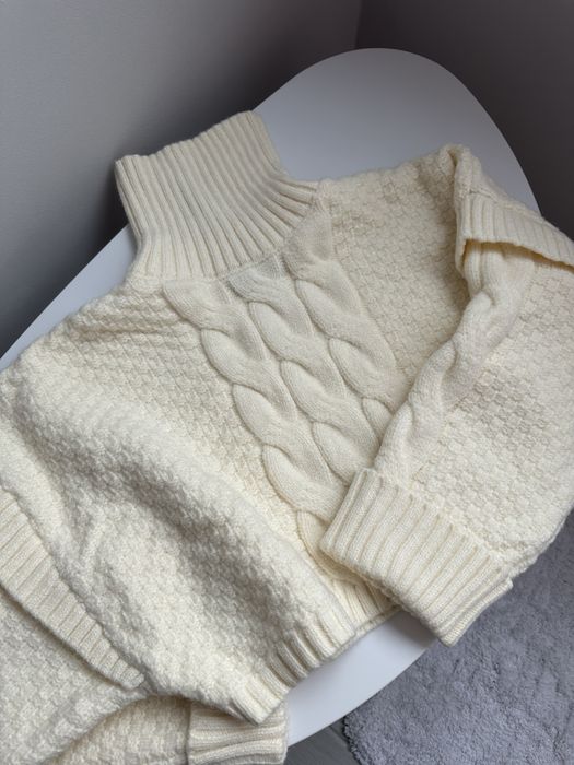 Вкорочений светр крупної вʼязки