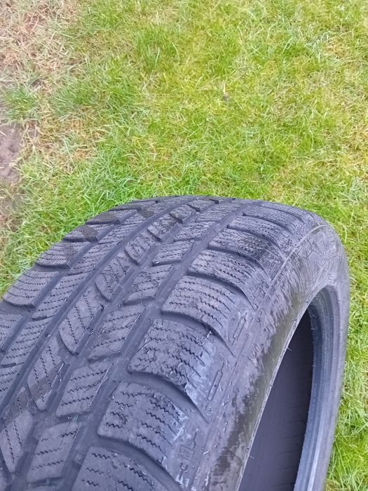 4 opony zimowe 235/50 R18 –rok 2010 dobry bieżnik, 100 zł komplet