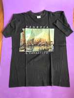 Tshirts de homem a um euro e meio cada.