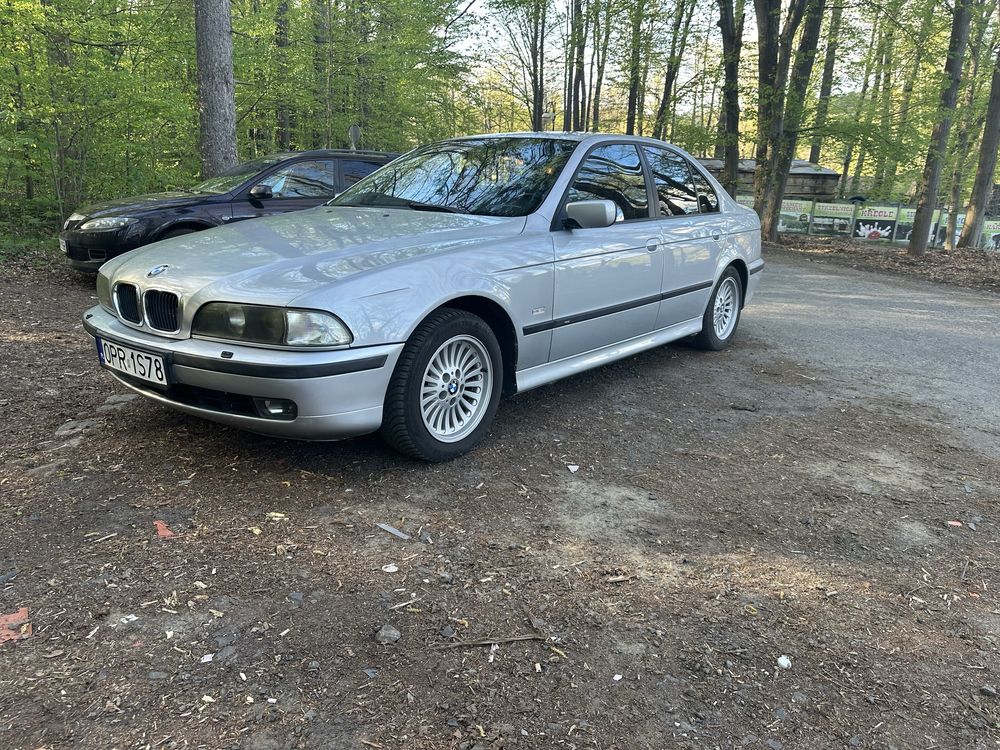 BMW E39 528i BMW 5