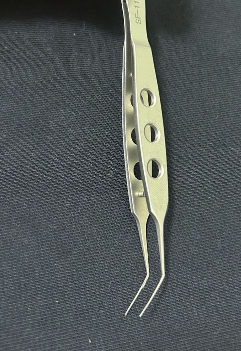 Офтальмологический пинцет