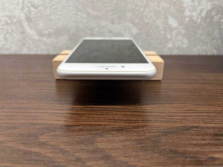 Apple iPhone 7 | 32 GB | R-SIM | АКБ 75 %