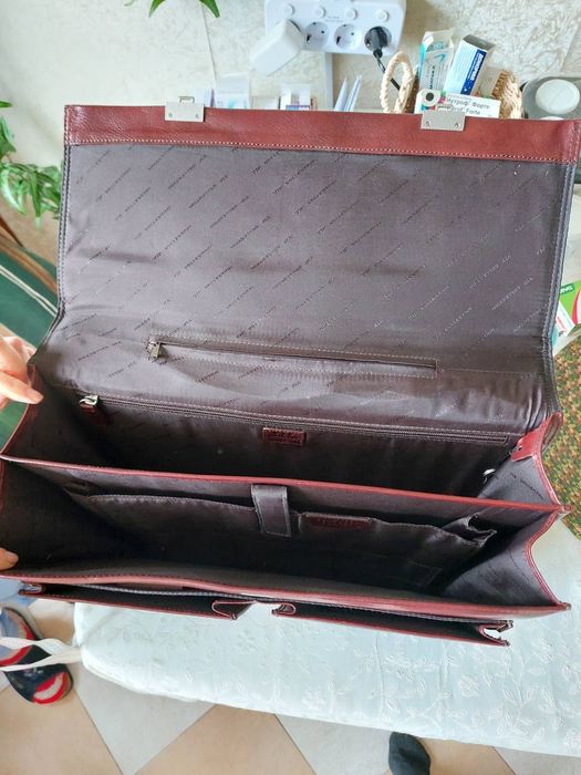 Чоловічий шкіряний портфель