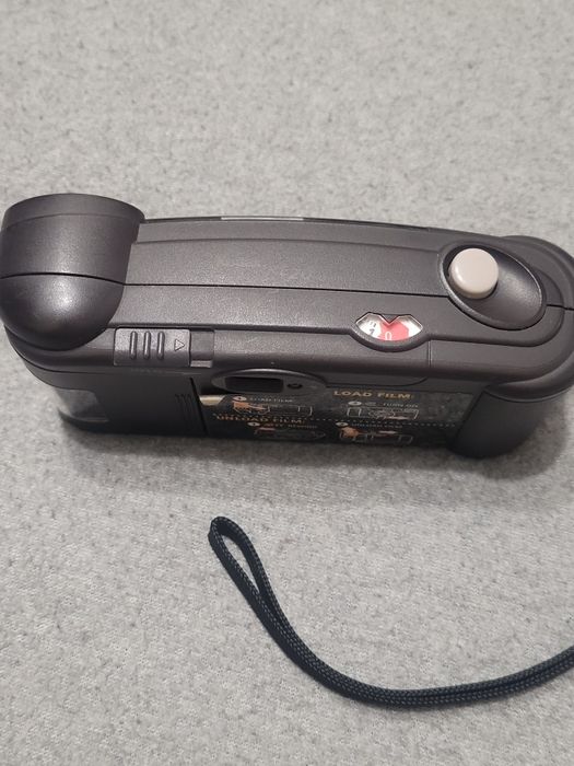 Пленочный фотоапарат.