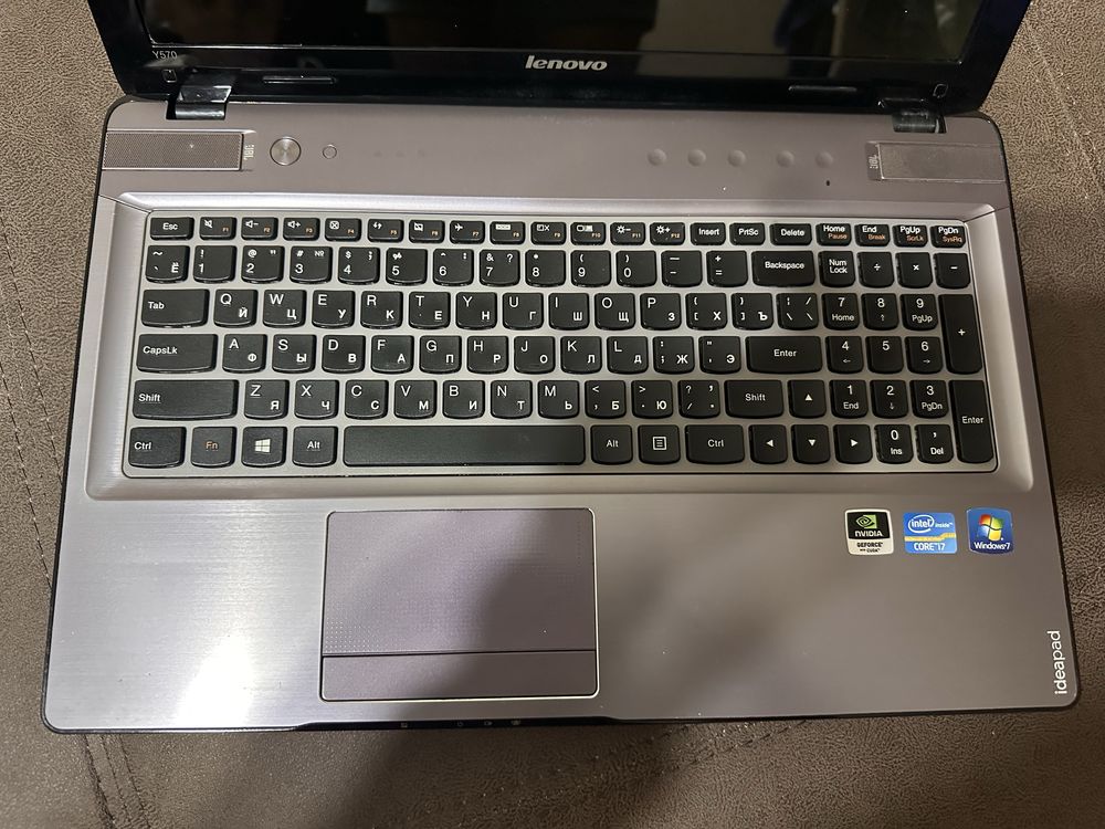 Lenovo ideapad Y570